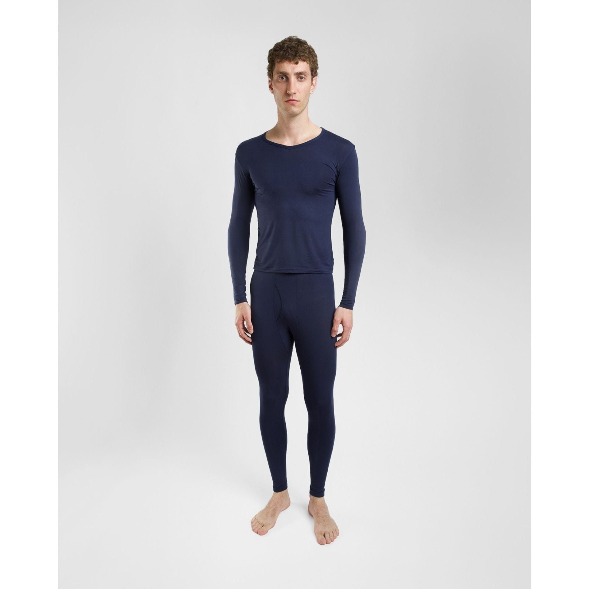 High-end men’s thermal underwear set designed for all-day wear